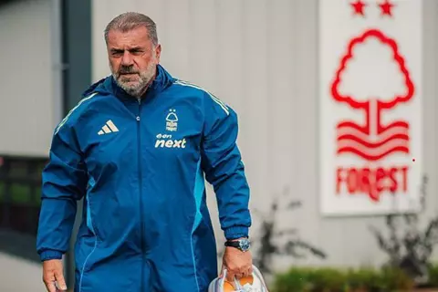 8 ملايين إسترليني تحسم بديل آنجي بوستيكوجلو